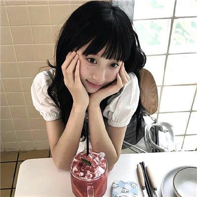 比基尼琼斯和爱的圣殿